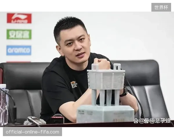 杨鸣教练关键暂停后变阵一盯四联，辽宁用防守反击扼杀山东翻盘希望